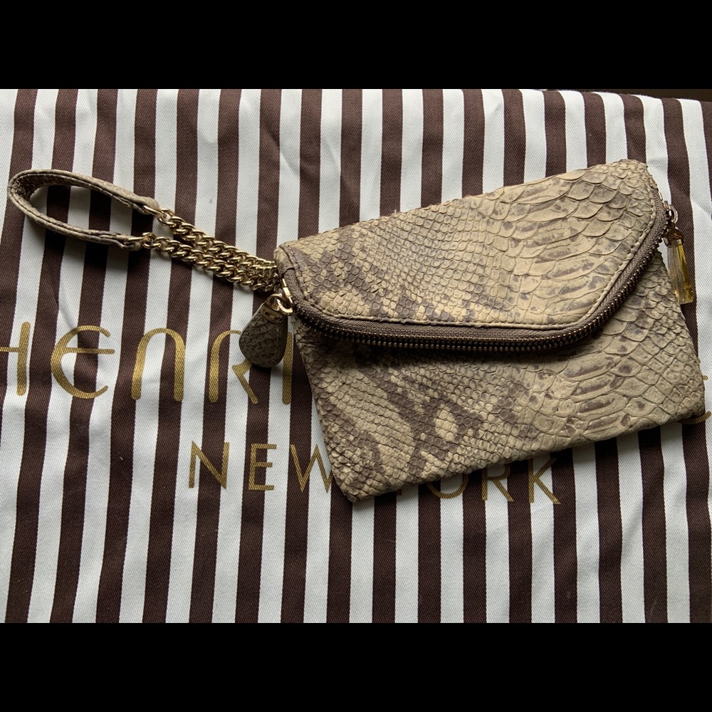 Henri Bendel wristlet